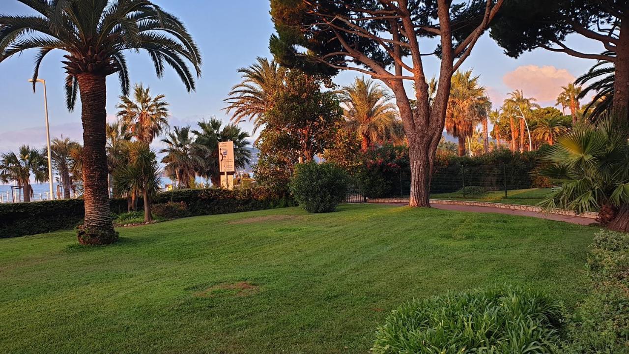 Garden&beach sea view apartment Cannes Buitenkant foto